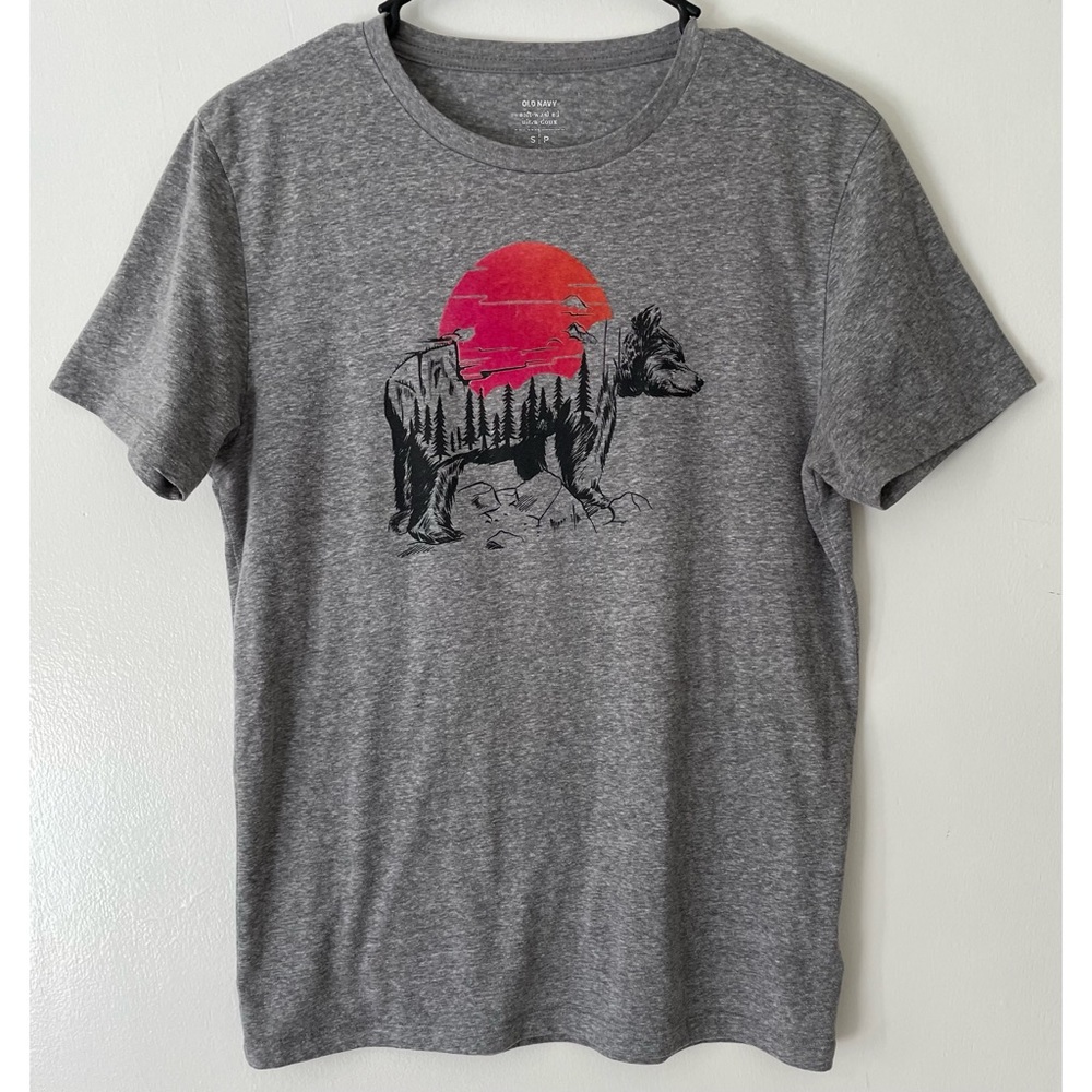 Old Navy Grey Sunset Bear Tee